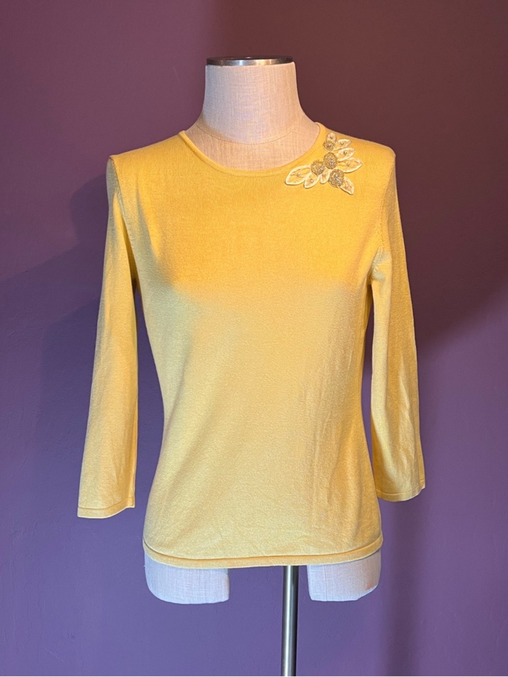 💛Ann Taylor Silk Blend Yellow Floral-Appliqué Crewneck Top Sweater